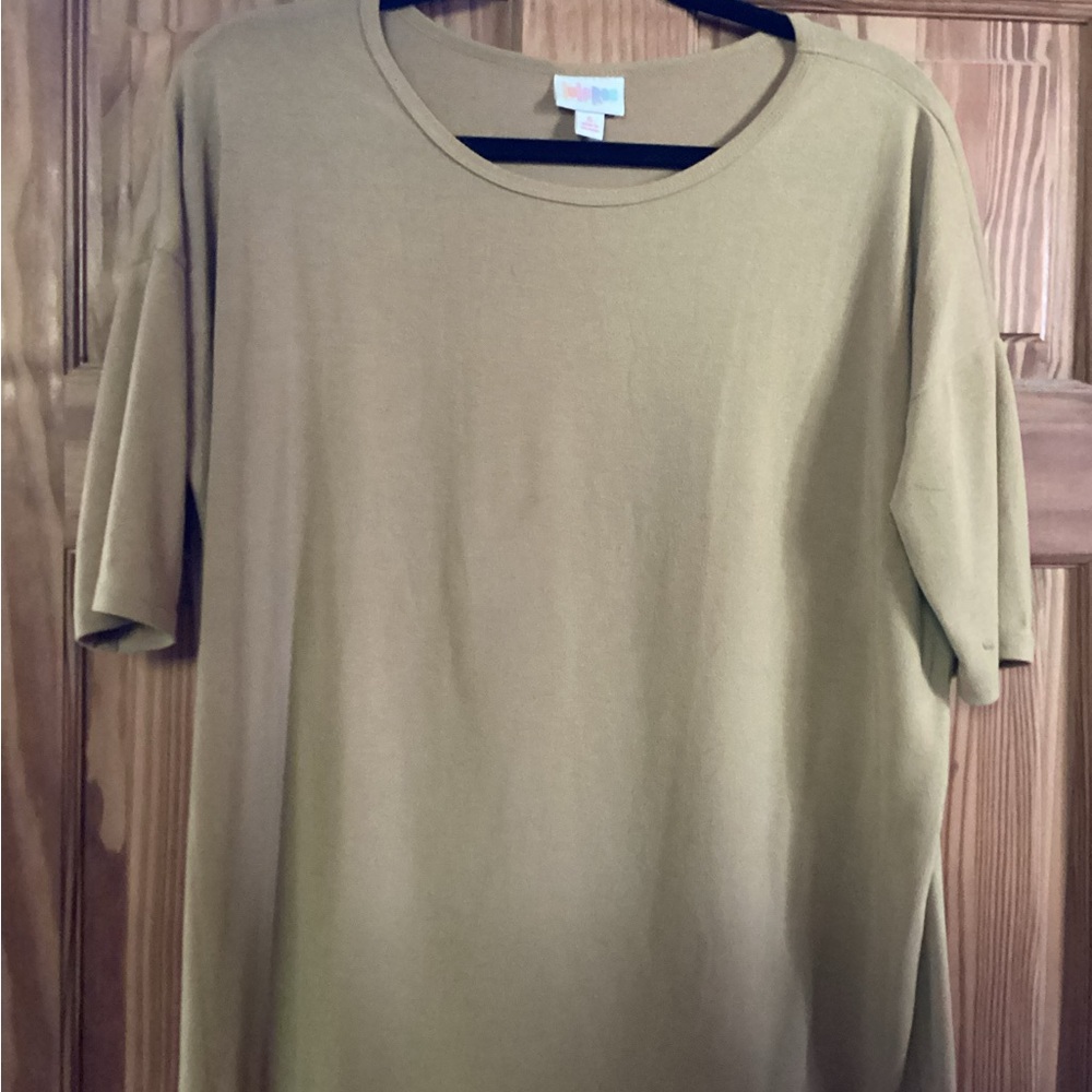 LuLaRoe Irma tunic in gold!